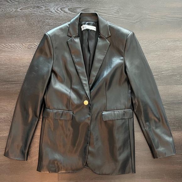 Black faux leather blazer with gold buttons - Picture 2 of 3